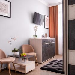 Park & House (Парк энд Хаус) — b63ad280fb674361ac795bea611e16f1