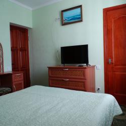 Номер стандарт эконом с 1 двуспальной кроватью