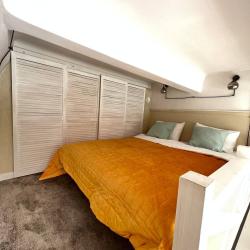 Двухуровневые апартаменты-студия Loft Sunny