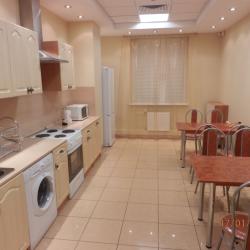 Кровать в 10-местном общем женском номере