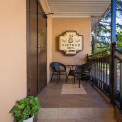 Фото Отель Цветной 5