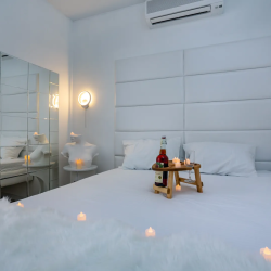 Фото Отель Mr&Mrs (Мисс и Мистер)