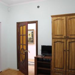 Номер эконом с 2 односпальными кроватями (без окна)
