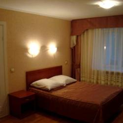 Номер полулюкс с 1 двуспальной кроватью