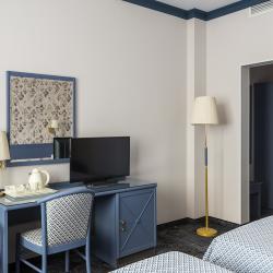 Номер стандарт улучшенный с 1 двуспальной кроватью