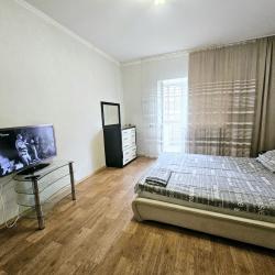 Фото Апартаменты на улице Адоратского 1