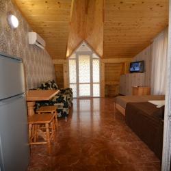 4-местная комната стандарт с балконом