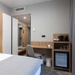 Номер стандарт с 1 двуспальной кроватью c видом на горы