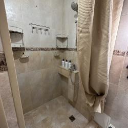 Комната стандарт с 1 двуспальной кроватью (с завтраком, мансарда)