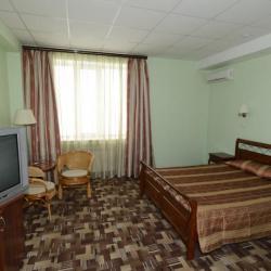 Номер стандарт с 1 двуспальной кроватью (с завтраком)