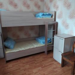 Кровать в 8-местном мужском номере (4 этаж)