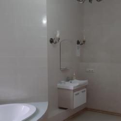 Номер делюкс с 1 двуспальной кроватью (корпус 2)