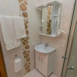 Номер стандарт с 1 двуспальной кроватью