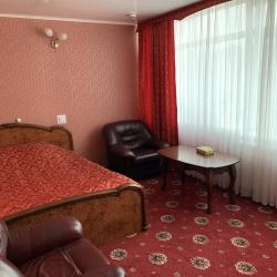 Номер стандарт с 1 двуспальной кроватью