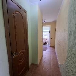 Фото Апартаменты на улице Ларина 18/1