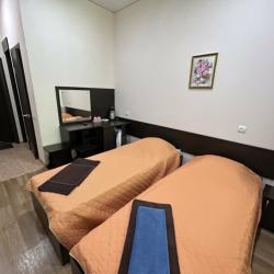 Номер полулюкс с 2 односпальными кроватями (балкон)