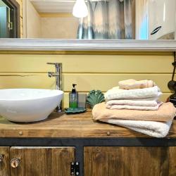 Коттедж улучшенный в Лесу