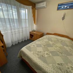 Номер стандарт с 1 двуспальной кроватью