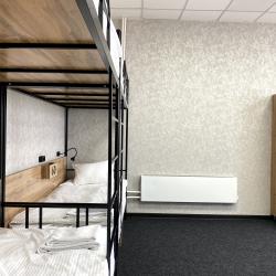 Кровать в 10-местном общем номере