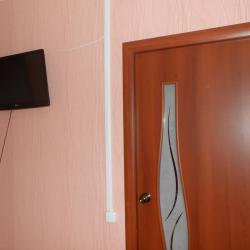 Номер люкс с 1 односпальной и 1 двуспальной кроватью