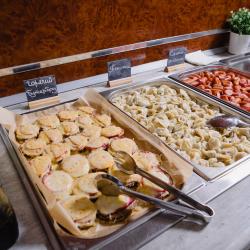 Фото Отель Family Pride Inn (Фэмили Прайд Инн)