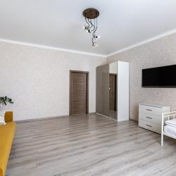 Фото Апартаменты на улице Сулеймановой 3