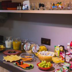 Фото Отель Rooms and Breakfast (Румс энд Брэкфаст)