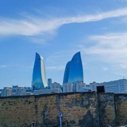 Номер комфорт с 1 двуспальной кроватью с видом на город (с завтраком)