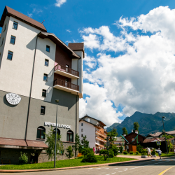 Фото Отель Riders Lodge (Райдерс Лодж)