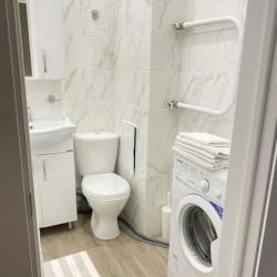 Фото Апартаменты на улице Короленко 1