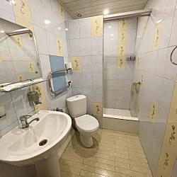Номер стандарт с 1 двуспальной кроватью