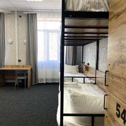 Кровать в 10-местном общем номере