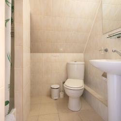 Комната улучшенная с 2 односпальными кроватями и диваном
