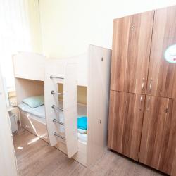 Кровать в 4-местном номере (общие удобства)