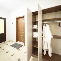 Номер эконом стандарт с 4 односпальными кроватями (без окна, мансарда)
