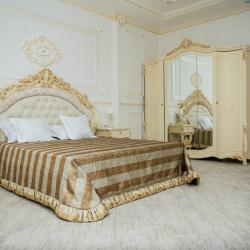 Номер полулюкс с 1 двуспальной кроватью