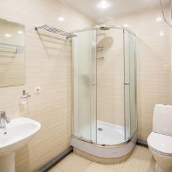 Номер стандарт семейный с 3 односпальными кроватями (без окна)