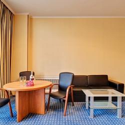 Номер люкс улучшенный с 1 двуспальной кроватью