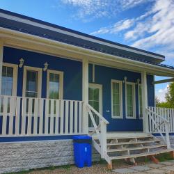 Коттедж Кантри с 2 спальнями и сауной