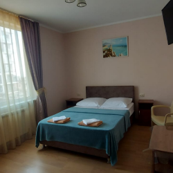 Комната стандарт с 1 двуспальной кроватью и балконом