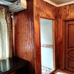 Номер стандарт эконом с 3 односпальными и 1 двуспальной кроватью