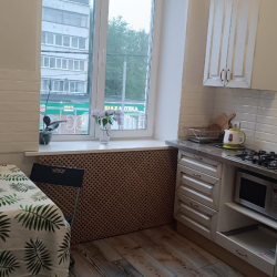 3-комнатные апартаменты улучшенные г. Москва, ул. Первомайская, д. 32/23 с 1 односпальной и 2 двуспальными кроватями