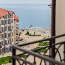 Фото Отель LetoApart (ЛетоАпарт) на улице Крымская 22 корпус 12