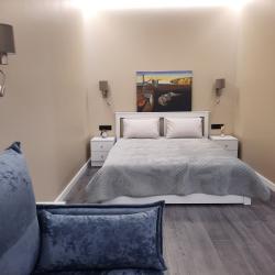 Фото Отель Sutki Rent (Сутки Рент) у моста Александра Невского