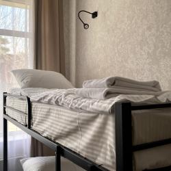 Кровать в 6-местном общем номере