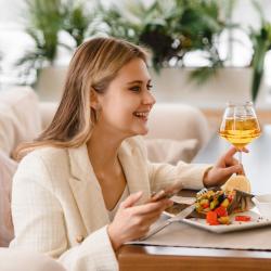 Виктория Плаза — bbeba2d289c0c43b1cc62447803b72d3