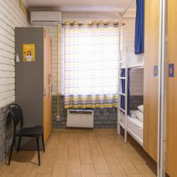 Кровать в 6-местном общем женском номере (удобства на этаже)