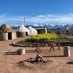 Фото Отель Yurt camp Sonun (Юрточный лагерь Сонун)