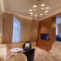 Leo Suite