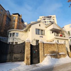 Номер стандарт с 1 двуспальной кроватью